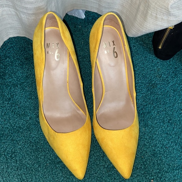 Bright Yellow Pointed Toe Heels - Picture 2 of 6